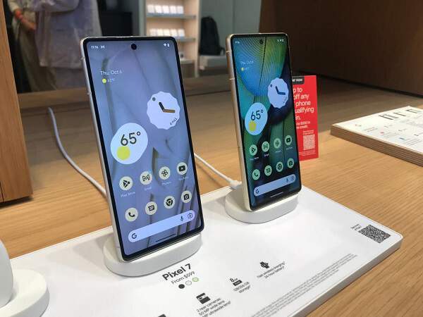 Google Pixel 7系列採光學屏幕指紋感測器，新一代可能升級超音波技術。