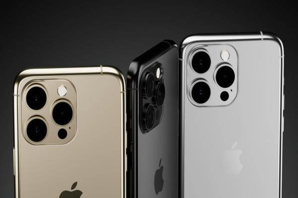 外媒曝光iPhone15Pro、iPhone15ProMax（又稱iPhone15Ultra）外觀渲染圖，將有潛望式鏡頭，機(jī)身方正，但底部呈現(xiàn)圓弧的模樣。