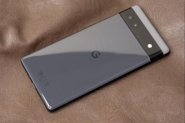 6.1吋的GooglePixel6a也祭出限時優(yōu)惠61折，只要8590元即可入手，省下5400元。（杰昇通信提供）