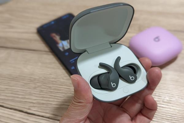 運(yùn)動(dòng)版 AirPods Pro分身？Beats Fit Pro 降噪耳機(jī)開箱實(shí)測優(yōu)缺解析