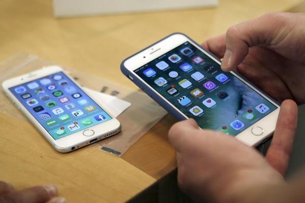 豆腐頭走入歷史？蘋果暗示新 iPhone 配件恐有一大變化