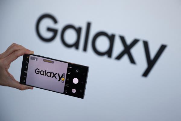 三星Galaxy S23新機才沒幾天就見“低價拋售潮”！內行曝暗黑動機：新iPhone也會